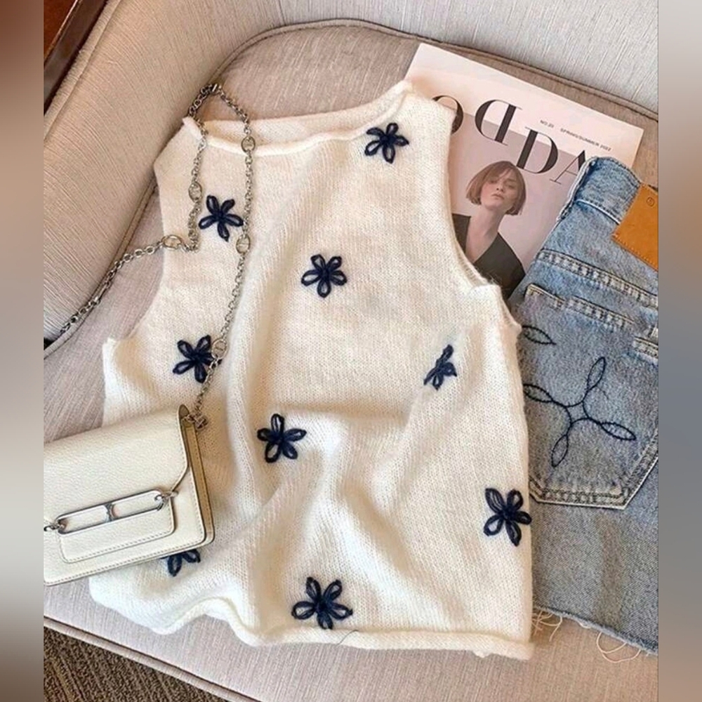 SHEIN White Floral Knit Vest